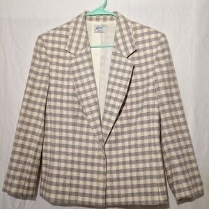 Koret Women's Blazer in Cream and Gray Checkered Pattern